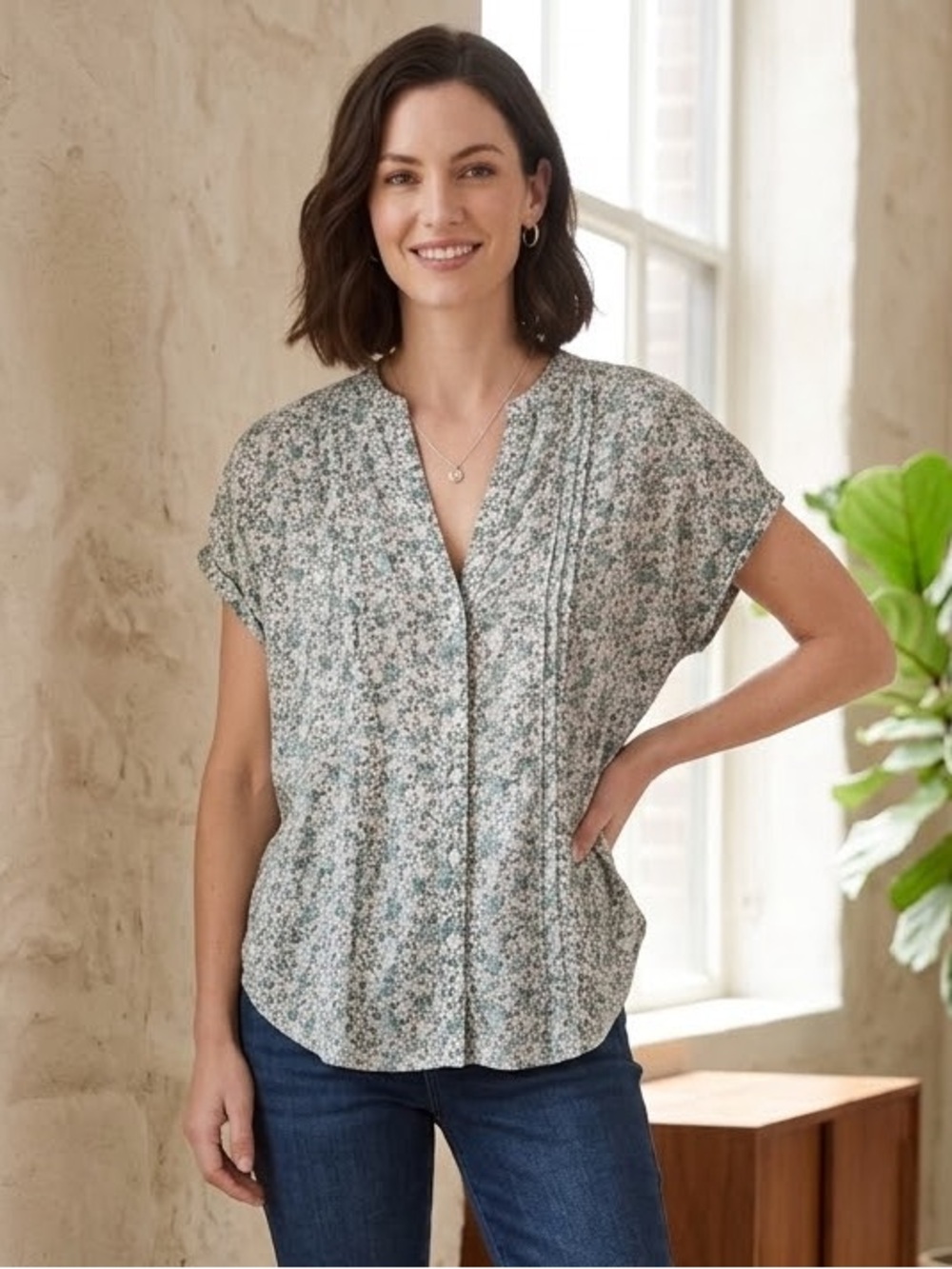 Nordstrom ā Treasure & Bond Womens M Rayon Floral Pintuck Button Front Blouse